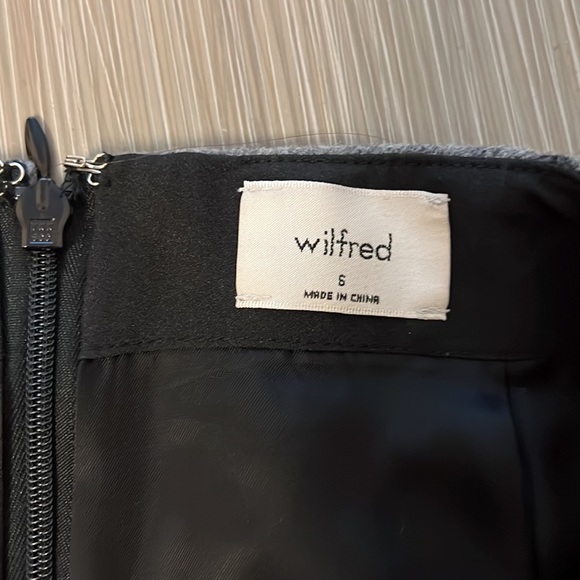 Aritzia Skirt— S - Picture 2 of 2